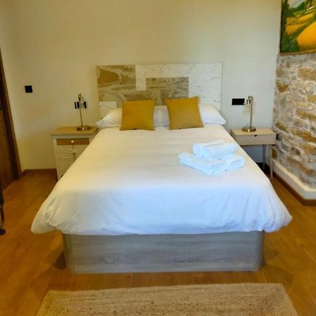 Casa Bagaro Bed and Breakfast Serantes  Exteriör bild